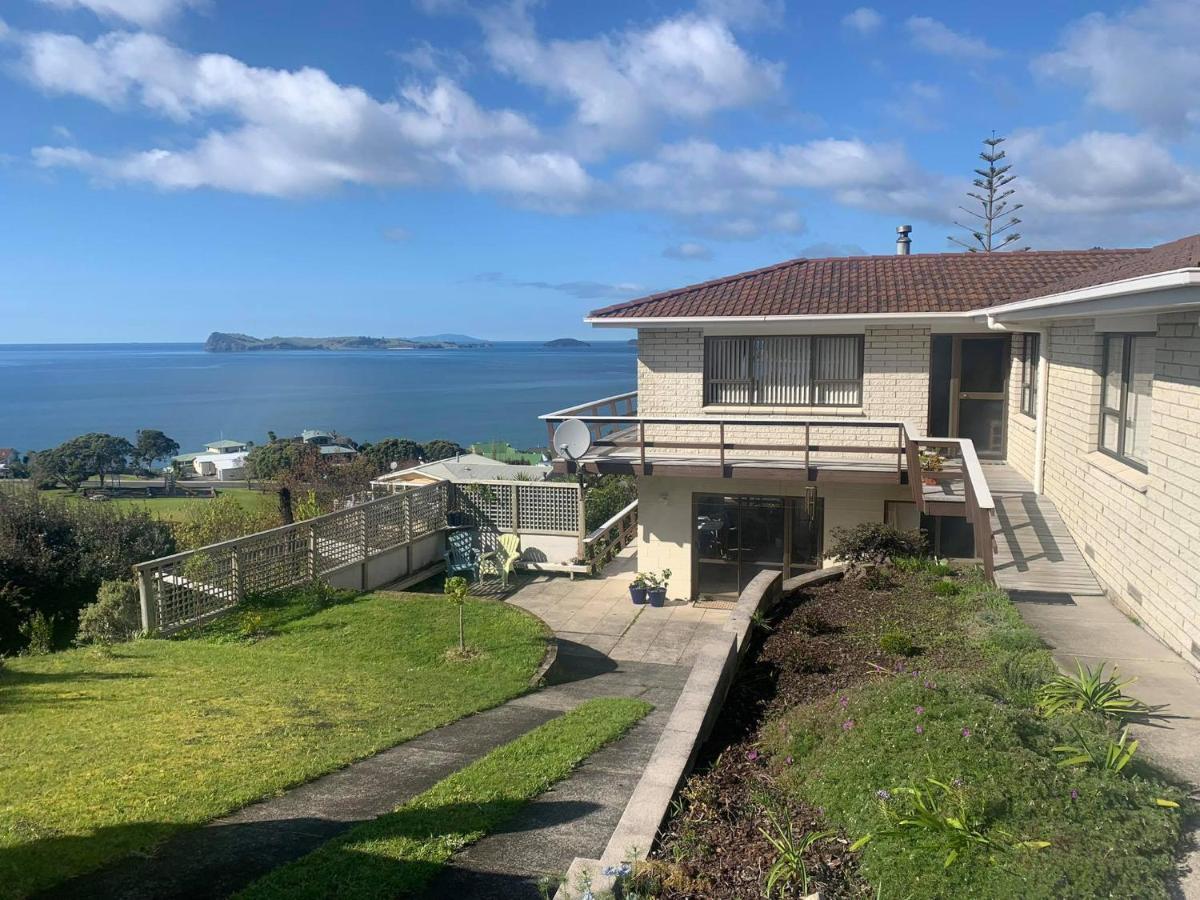 Paku Peak Ocean View Apartment Tairua Bagian luar foto