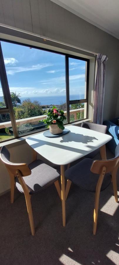 Paku Peak Ocean View Apartment Tairua Bagian luar foto