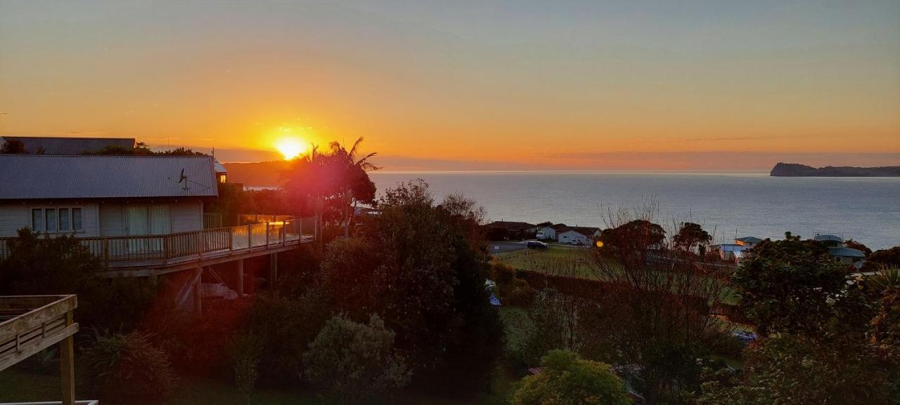 Paku Peak Ocean View Apartment Tairua Bagian luar foto